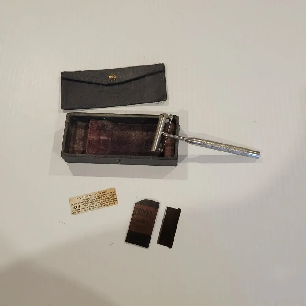 Vintage Enders safety razor with box and blade with sleeve